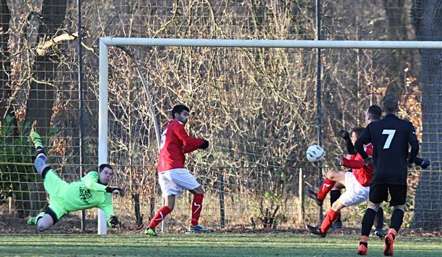 De Bocht ’80 kansloos tegen koploper Tivoli; 0-6